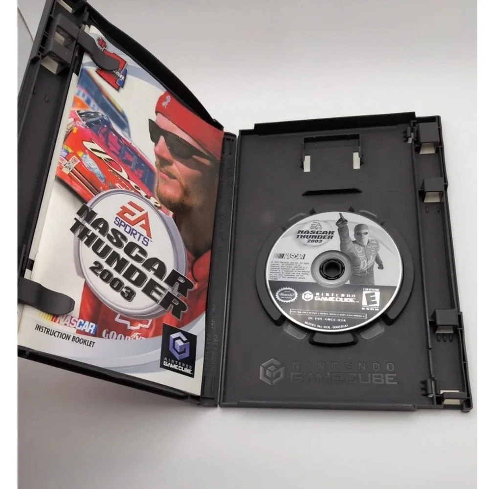 NASCAR Thunder 2003 Nintendo GameCube CIB EA Sports Racing Game DOL-GNCE-USA